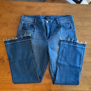 Size 32 Kensie raw hem blue jeans